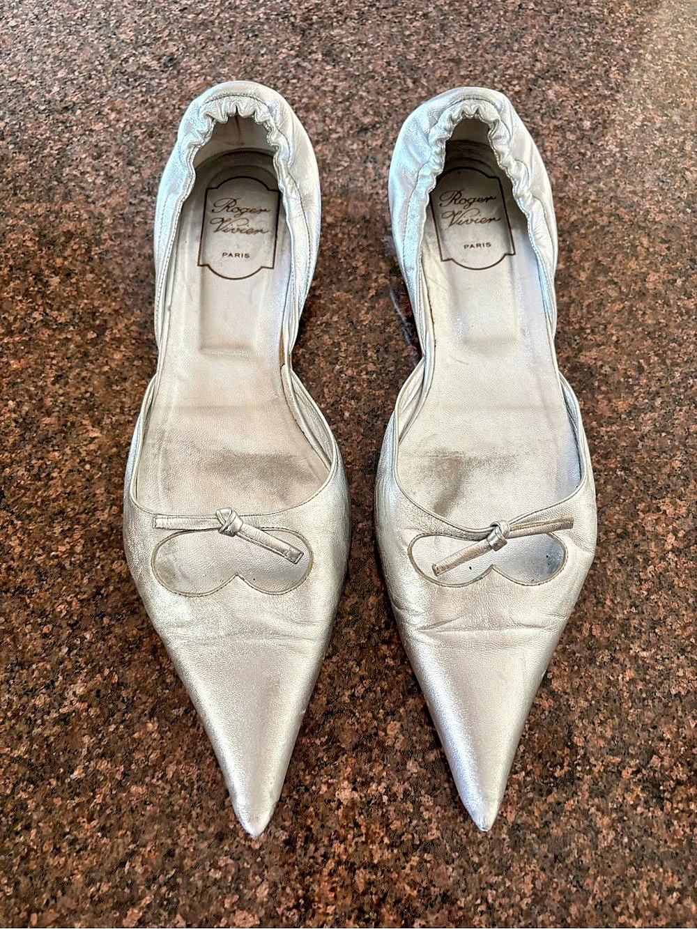 Roger Vivier Paris Pointed-Toe Bow Flats Silver EU 41 / 10.5